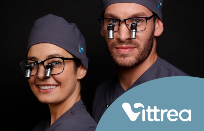 Víttrea reinforces its leadership in the dental and medical sector. Víttrea concluye el año con innovaciones clave en ergonomía y magnificación, reforzando su liderazgo en el sector dental y médico