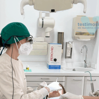 Entrevista a la Dra. Carla Fons, especialista en periodoncia e implantes 1300x928 250513 VITTREA Blog entrevista Carla Fons
